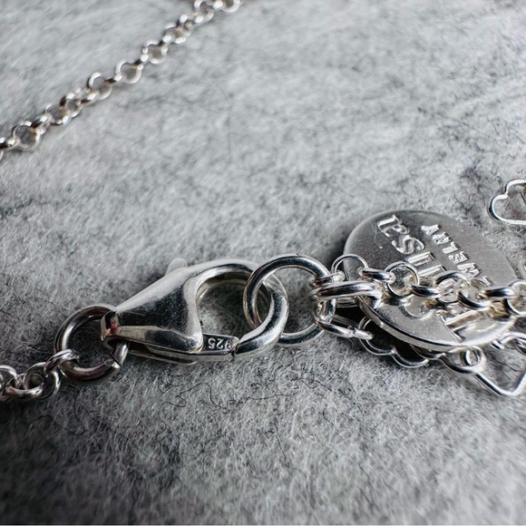 Talia - Sterling Silver Necklace with hammered circle with Swarovski crystals - Picture 6 of 14